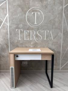 Фото - Маникюрный стол Tersta со встроенной вытяжкой (пылесосом) мини