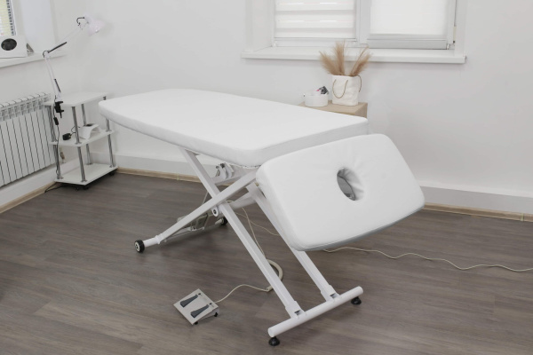 Массажный стол-кушетка «Риваль Урал» К1 (электропривод, 1 мотор) (Массажный стол-кушетка «Риваль Урал» К1 (электропривод, 1 мотор, цвет белый))