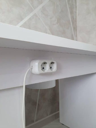 Фото - Маникюрный стол Tersta со встроенной вытяжкой (пылесосом) с тумбой