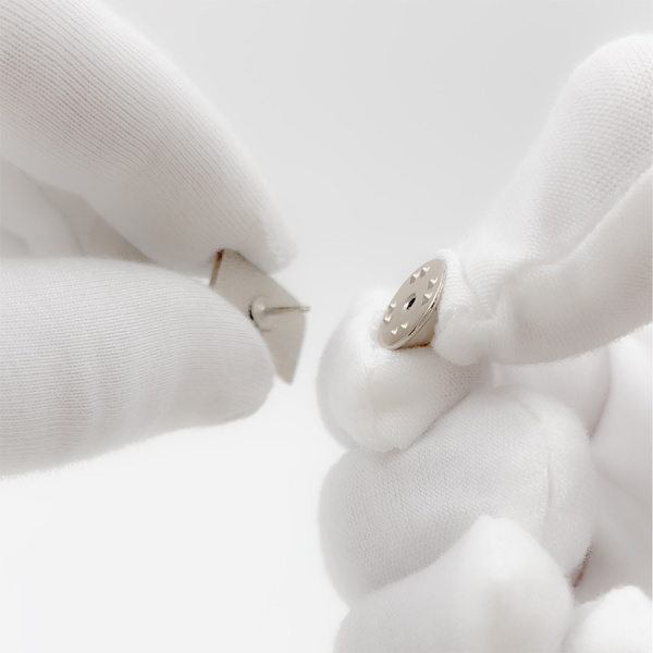 Фото - Коллекционный значок FRESCO: Элегантность и стиль!